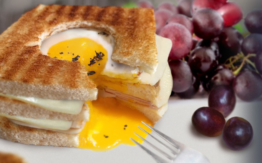 Sándwich Mixto Con Trufa De Verano Sándwich mixto con huevo y trufa